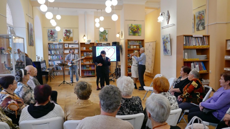 Для участников губернаторской программы  "Активное долголетие" прошла праздничная программа 