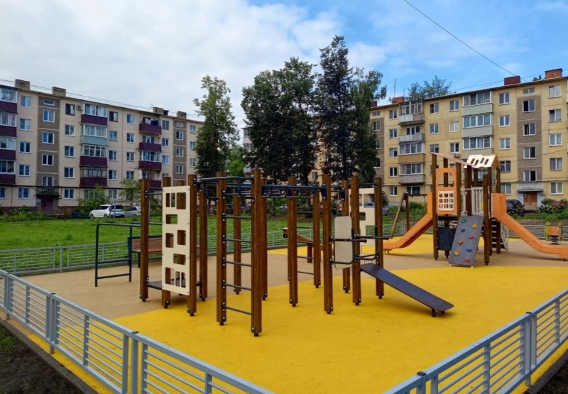 В Воскресенске продолжается обновление детских игровых площадок 