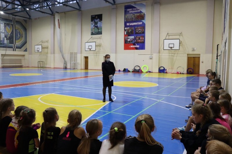 Полицейские г.о. Воскресенск провели профилактическую беседу с юными посетителями спортивной школы