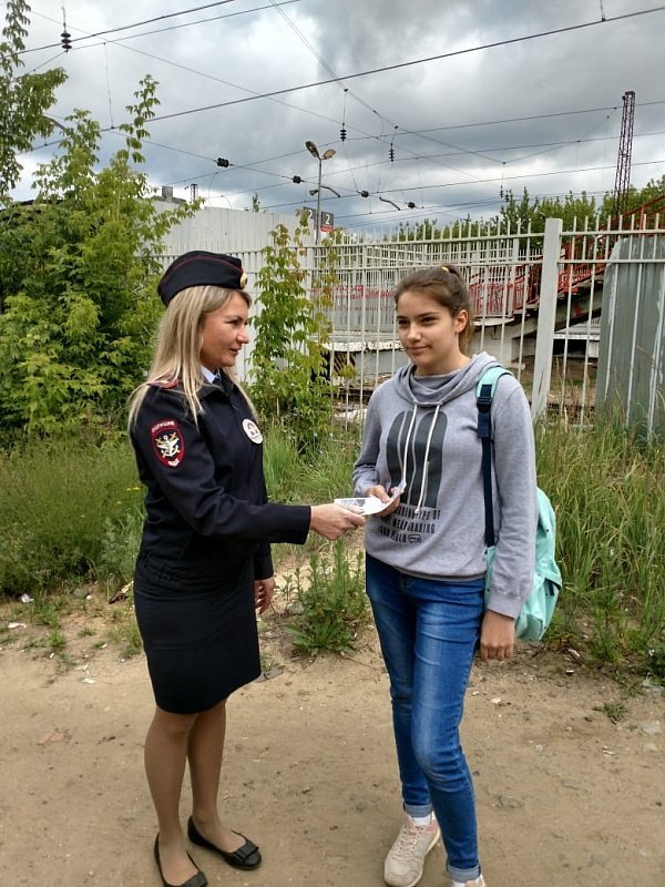 Девушки пдн. Форма инспектора по делам несовершеннолетних. Девушка ПДН. Девушки инспектор ПДН. Сотрудница ПДН.